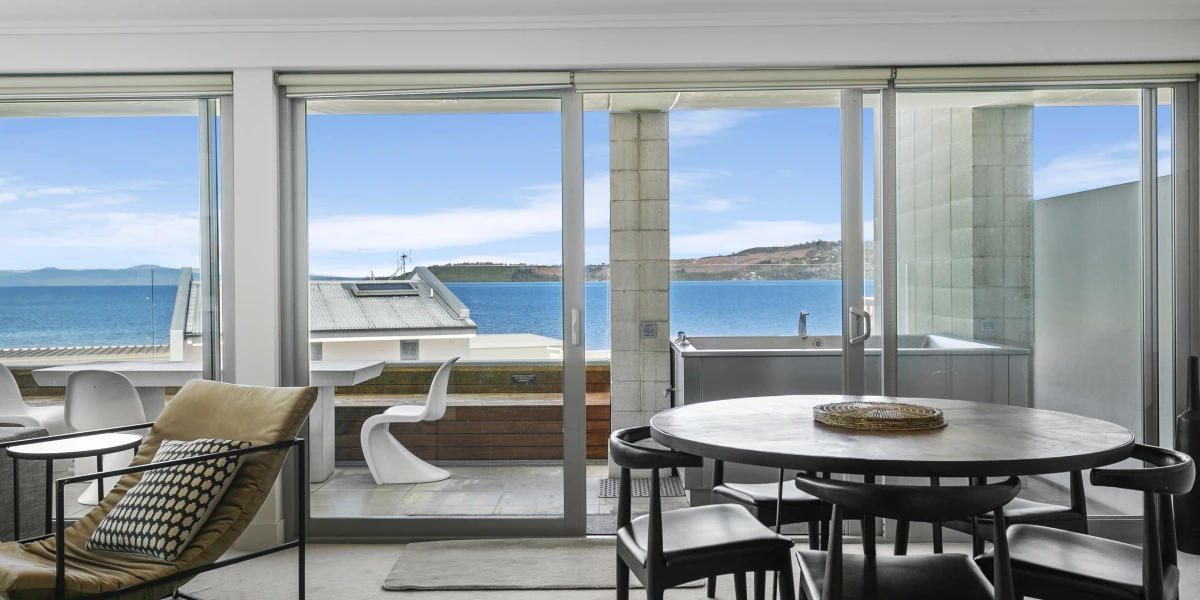 Lakeview Apartment & Breakfast Package